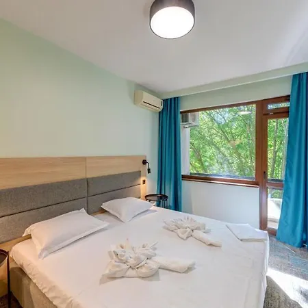 Hotel Preslav 3*