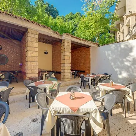 Hotell Preslav 3*