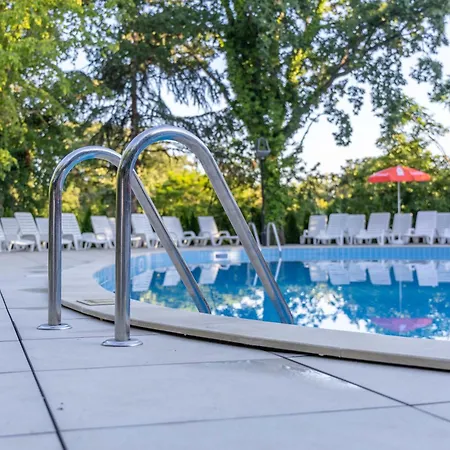 Preslav Hotel 3*